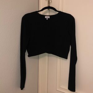 Black long sleeve crop top
